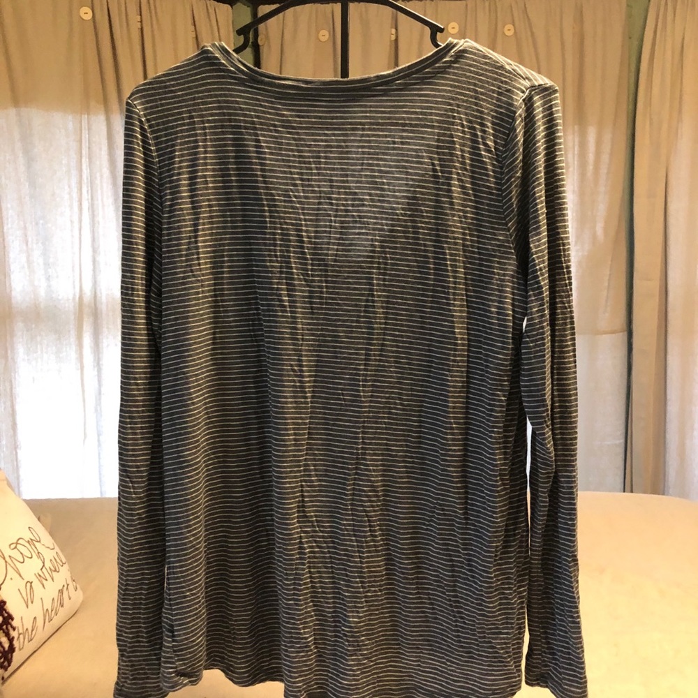 American Eagle tops